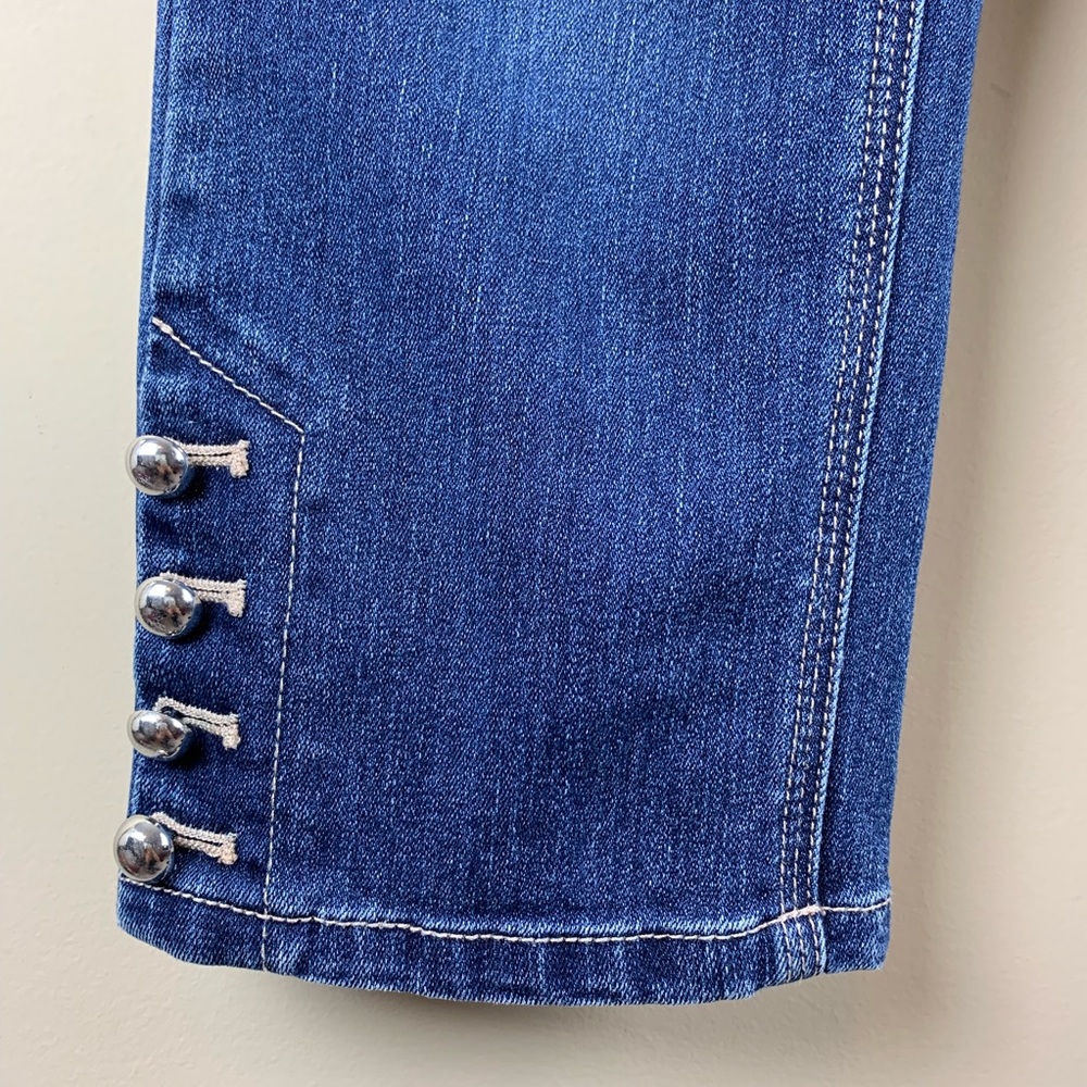 White House Black Market cropped “slim capris” - Picture 3 of 8